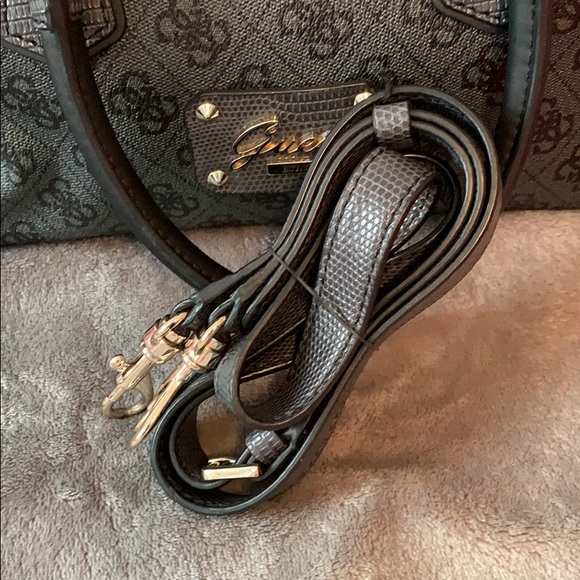 Guess Satchel Handbag - Picture 4 of 7